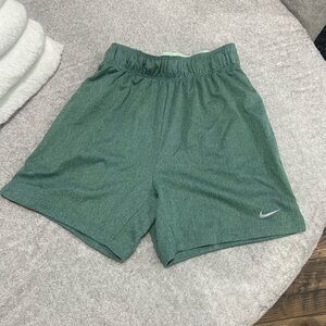 Women’s nwt Nike shorts- xxs